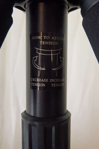 A FANTASTIC CANON CAMERA TRIPOD WITH 3-LEVEL HEIGHT ADJUSTMENT, CAMERA TILT & CAMERA QUICK RELEASE