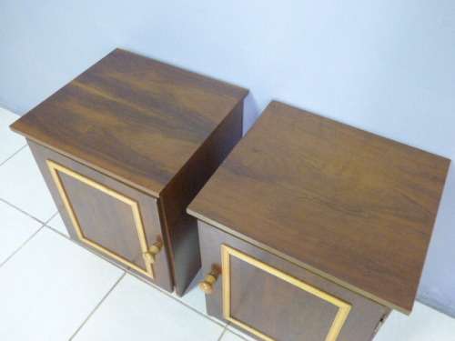 A BEAUTIFUL, STYLISH MATCHING PAIR OF BEDSIDE PEDESTALS, IN FANTASTIC CONDITION!Bid/ped