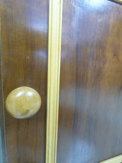 A BEAUTIFUL, STYLISH MATCHING PAIR OF BEDSIDE PEDESTALS, IN FANTASTIC CONDITION!Bid/ped