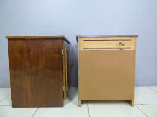 A BEAUTIFUL, STYLISH MATCHING PAIR OF BEDSIDE PEDESTALS, IN FANTASTIC CONDITION!Bid/ped
