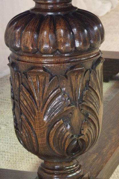 MAGNIFICENT ANTIQUE VICTORIAN SOLID OAK EXTENDABLE DINING TABLE w EXQUISITE CHUNKY HAND CARVED LEGS!