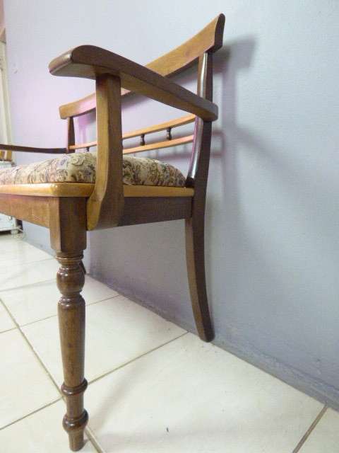 AN EXCEPTIONAL VINTAGE YELLOWWOOD & IMBUIA BENCH IN GREAT CONDITION! PERFECT IN ANY LIVING AREA!!