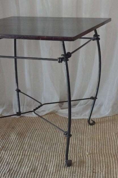 AN EXQUISITELY MADE STURDY WROUGHT IRON SQUARE "CAFE" TABLE IN FABULOUS CONDITION
