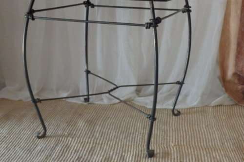AN EXQUISITELY MADE STURDY WROUGHT IRON SQUARE "CAFE" TABLE IN FABULOUS CONDITION