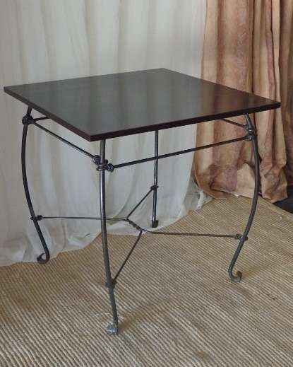 AN EXQUISITELY MADE STURDY WROUGHT IRON SQUARE "CAFE" TABLE IN FABULOUS CONDITION