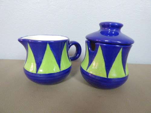 A FANTASTIC "HAND PAINTED" CERAMIC SUGAR BOWL & MILK JUG. LOVELY TO BRIGHTEN UP YOUR SUMMER TABLE!!!