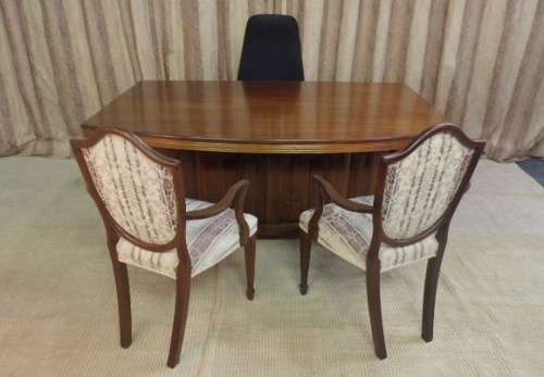 A FANTASTIC (LARGE) SOLID MAHOGANY 6-DRAWER EXECUTIVES DESK WITH STUNNING DETAILING & A CURVED FRONT