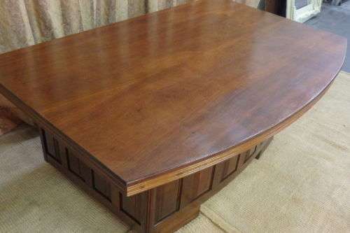 A FANTASTIC (LARGE) SOLID MAHOGANY 6-DRAWER EXECUTIVES DESK WITH STUNNING DETAILING & A CURVED FRONT