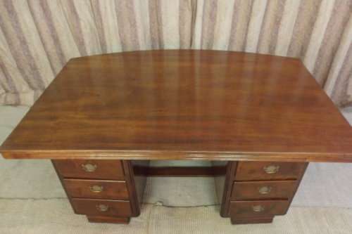 A FANTASTIC (LARGE) SOLID MAHOGANY 6-DRAWER EXECUTIVES DESK WITH STUNNING DETAILING & A CURVED FRONT