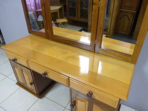 AN EXQUISITE DETAILED SOLID YELLOW WOOD & IMBUIA DRESSING TABLE w 3 DRAWERS, 2 CUPBOARDS & 3 MIRRORS