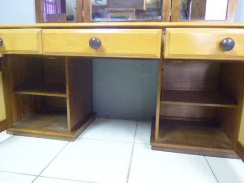 AN EXQUISITE DETAILED SOLID YELLOW WOOD & IMBUIA DRESSING TABLE w 3 DRAWERS, 2 CUPBOARDS & 3 MIRRORS