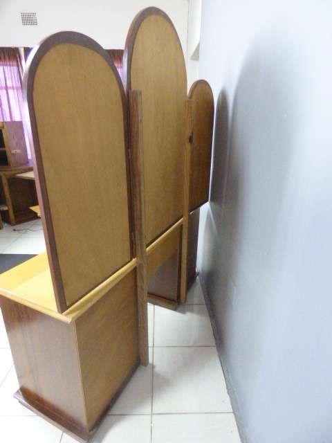 AN EXQUISITE DETAILED SOLID YELLOW WOOD & IMBUIA DRESSING TABLE w 3 DRAWERS, 2 CUPBOARDS & 3 MIRRORS