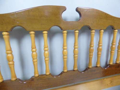 AN EXQUISITE YELLOW WOOD & IMBUIA QUEEN/KING SIZE HEADBOARD w PEDESTALS. IN FANTASTIC CONDITION!!