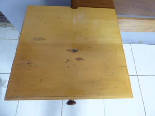 AN EXQUISITE YELLOW WOOD & IMBUIA QUEEN/KING SIZE HEADBOARD w PEDESTALS. IN FANTASTIC CONDITION!!