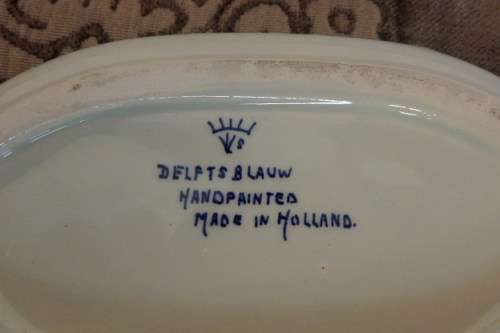 A FANTASTIC AND RARE DUTCH DELFT PORCELAIN PLATED CRUET SET INCL. SALT & PEPPER, MUSTARD POT & SPOON