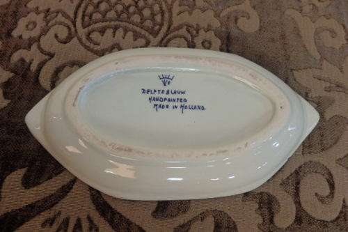 A FANTASTIC AND RARE DUTCH DELFT PORCELAIN PLATED CRUET SET INCL. SALT & PEPPER, MUSTARD POT & SPOON