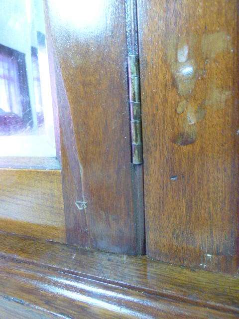 BEAUTIFUL, CLASSY VINTAGE OAK 3 DOOR WARDROBE c/w 2 LARGE DRAWERS, GREAT AS EXTRA PACKING SPACE!!