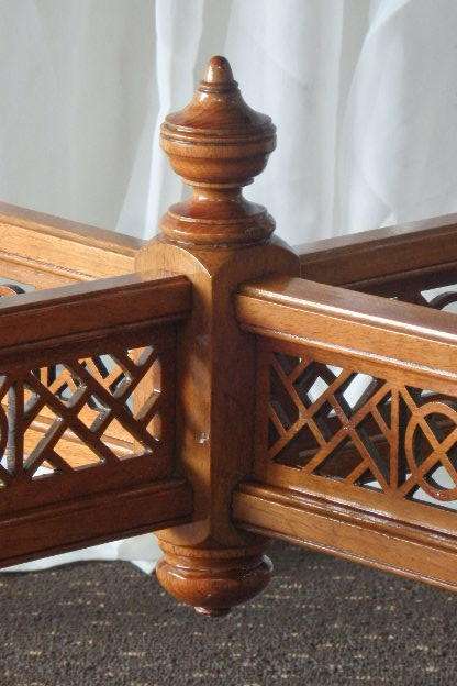 A BEAUTIFUL ANTIQUE ORIENTAL ELM WOOD OCCASIONAL TABLE w/ TURNED LEGS AND BEAUTIFUL CUT-OUT SUPPORTS