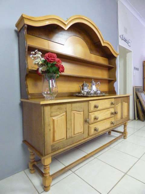 AN UNQUESTIONABLY BEAUTIFUL VINTAGE SOLID YELLOW WOOD & IMBUIA WELSH DRESSER, BEAUTIFUL & ELEGANT!!!