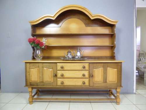 AN UNQUESTIONABLY BEAUTIFUL VINTAGE SOLID YELLOW WOOD & IMBUIA WELSH DRESSER, BEAUTIFUL & ELEGANT!!!