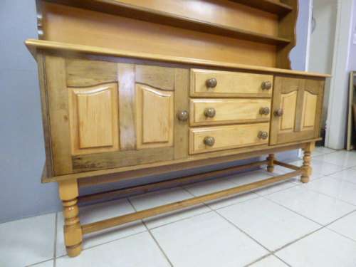 AN UNQUESTIONABLY BEAUTIFUL VINTAGE SOLID YELLOW WOOD & IMBUIA WELSH DRESSER, BEAUTIFUL & ELEGANT!!!