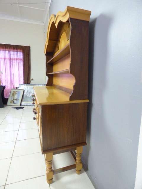 AN UNQUESTIONABLY BEAUTIFUL VINTAGE SOLID YELLOW WOOD & IMBUIA WELSH DRESSER, BEAUTIFUL & ELEGANT!!!