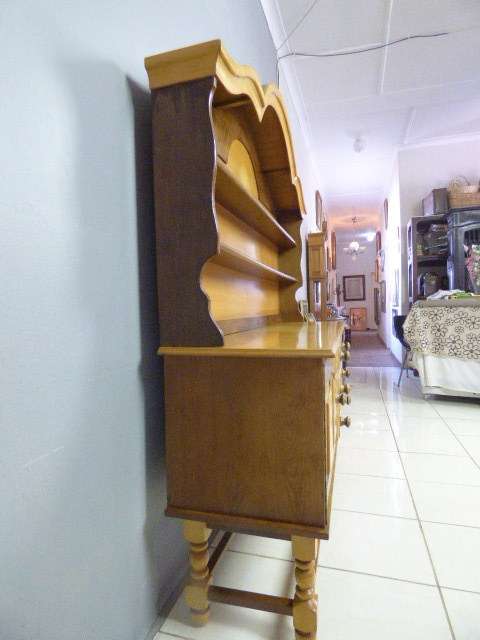 AN UNQUESTIONABLY BEAUTIFUL VINTAGE SOLID YELLOW WOOD & IMBUIA WELSH DRESSER, BEAUTIFUL & ELEGANT!!!