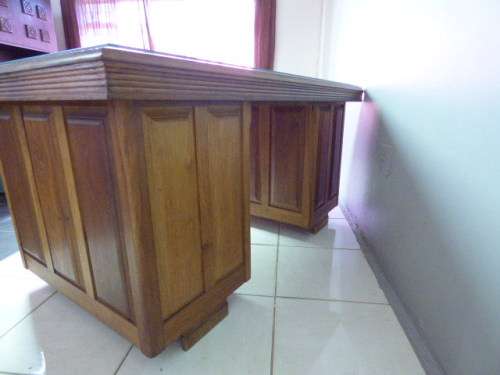 A FABULOUS VINTAGE 6 DRAWER SOLID TEAK DESK WITH A GLASS OVERLAY! GORGEOUS IN YOUR HOME OR OFFICE