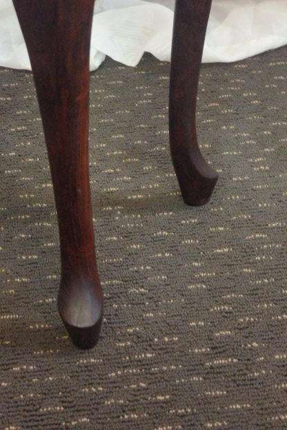 AN AWESOME AND STYLISH SOLID IMBUIA THREE LEGGED "QUEEN ANNE" COFFEE/ SIDE TABLE