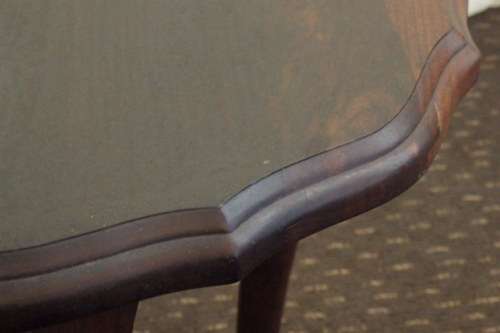 AN AWESOME AND STYLISH SOLID IMBUIA THREE LEGGED "QUEEN ANNE" COFFEE/ SIDE TABLE