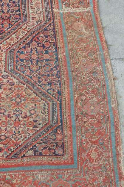 A MAGNIFICENT ANTIQUE PERSIAN CARPET (2.1m x 1.3m) WITH LOADS OF CHARACTER AND CHARM