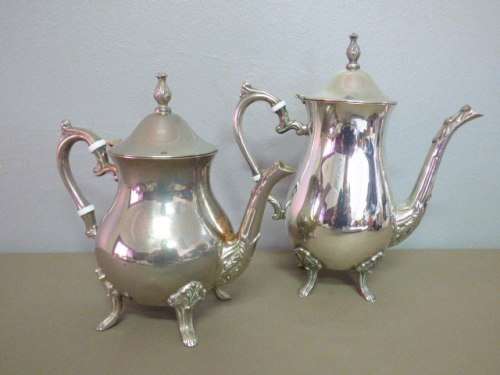 A BEAUTIFUL VINTAGE SILVER PLATED FOOTED TEAPOT AND COFFEE POT! FABULOUS!!!
