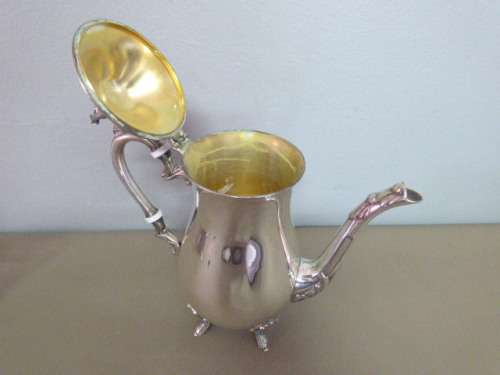 A BEAUTIFUL VINTAGE SILVER PLATED FOOTED TEAPOT AND COFFEE POT! FABULOUS!!!