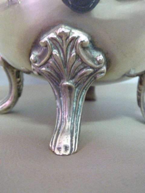 A BEAUTIFUL VINTAGE SILVER PLATED FOOTED TEAPOT AND COFFEE POT! FABULOUS!!!