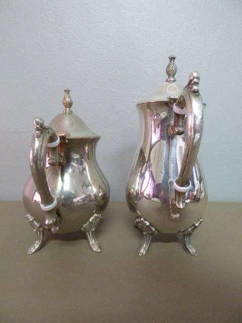 A BEAUTIFUL VINTAGE SILVER PLATED FOOTED TEAPOT AND COFFEE POT! FABULOUS!!!