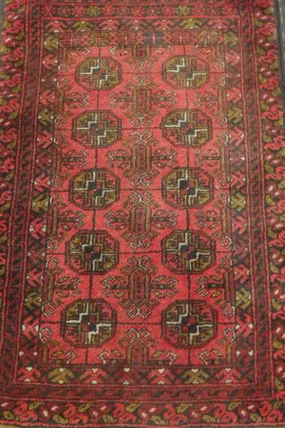 A BEAUTIFUL DEEP RED PERSIAN CARPET/ MAT (1m x 58cm)  - THE IDEAL BEDSIDE CARPET