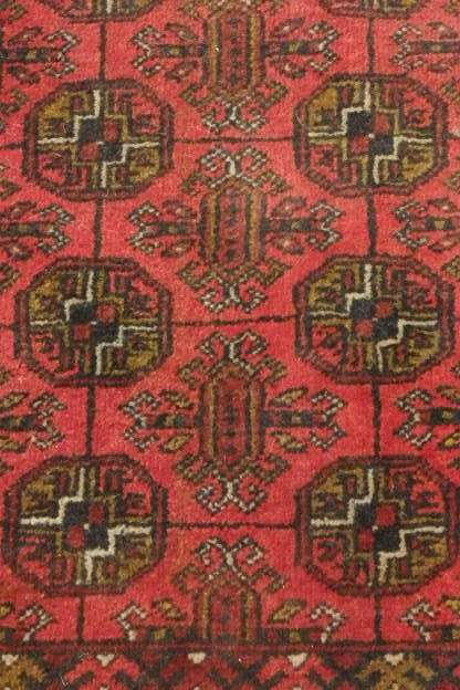A BEAUTIFUL DEEP RED PERSIAN CARPET/ MAT (1m x 58cm)  - THE IDEAL BEDSIDE CARPET