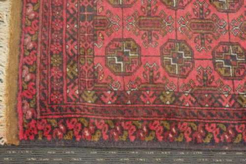A BEAUTIFUL DEEP RED PERSIAN CARPET/ MAT (1m x 58cm)  - THE IDEAL BEDSIDE CARPET