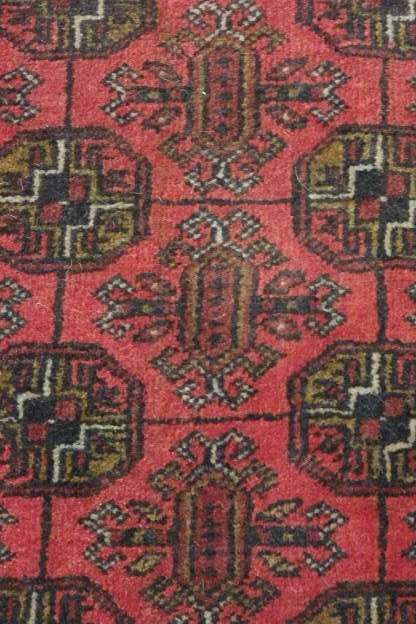 A BEAUTIFUL DEEP RED PERSIAN CARPET/ MAT (1m x 58cm)  - THE IDEAL BEDSIDE CARPET