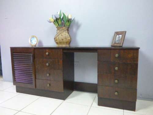 A LOVELY WOOD DRESSING TABLE w 8 DRAWERS & CUPBOARD. PERFECT TO PAINT!!