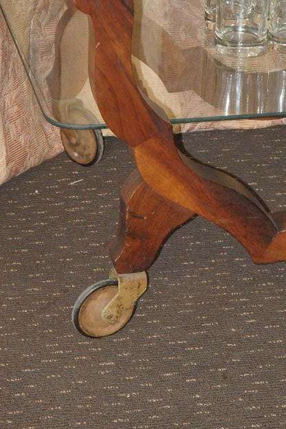 AN INCREDIBLE ANTIQUE IMBUIA BAR/ DRINKS TROLLEY ON ITS ORIGINAL CASTORS IN WONDERFUL CONDITION