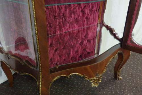 A RARE ANTIQUE ITALIAN MADE LATE 18th CENTURY KINGWOOD ROCOCO DISPLAY CABINET w/ ORMOLU DETAILING