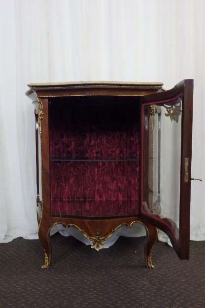 A RARE ANTIQUE ITALIAN MADE LATE 18th CENTURY KINGWOOD ROCOCO DISPLAY CABINET w/ ORMOLU DETAILING