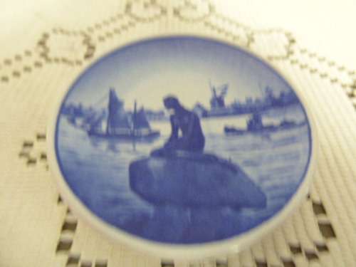 A WONDERFUL COLLECTION OF 5 PORCELAIN ROYAL COPENHAGEN WALL PLATES - PERFECT FILLERS bid/plate