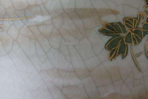 AN EXQUISITE JAPANESE SATSUMA PORCELAIN VASE WITH INCREDIBLE HAND PAINTED TRADITIONAL DETAILING