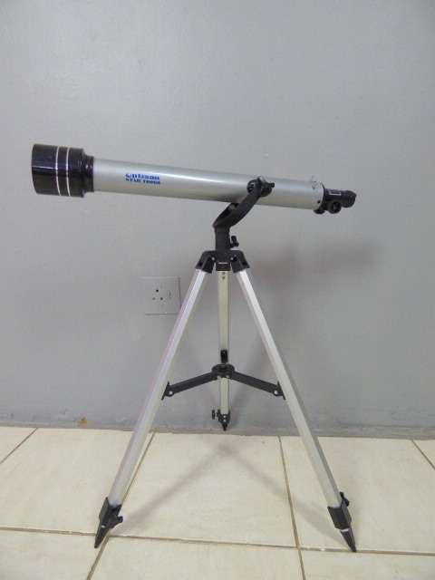 A FANTASTIC OPTISAN STAR 70060 REFRACTOR TELESCOPE, ACCCESSORIES AND STAND IN ORIGINAL CASE!!
