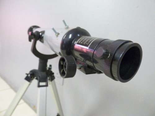 A FANTASTIC OPTISAN STAR 70060 REFRACTOR TELESCOPE, ACCCESSORIES AND STAND IN ORIGINAL CASE!!