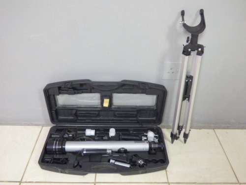 A FANTASTIC OPTISAN STAR 70060 REFRACTOR TELESCOPE, ACCCESSORIES AND STAND IN ORIGINAL CASE!!