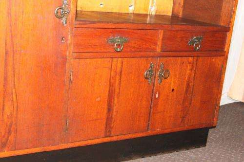 AN AMAZING ANTIQUE ART DECO SIDE SERVER WITH LOADS OF CUPBOARD SPACE AND A TIERED SERVING SURFACE