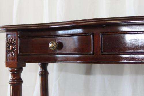 A STYLISH ROSEWOOD HALLWAY TABLE WITH EXQUISITE REEDED LEGS AND TWO DRAWERS